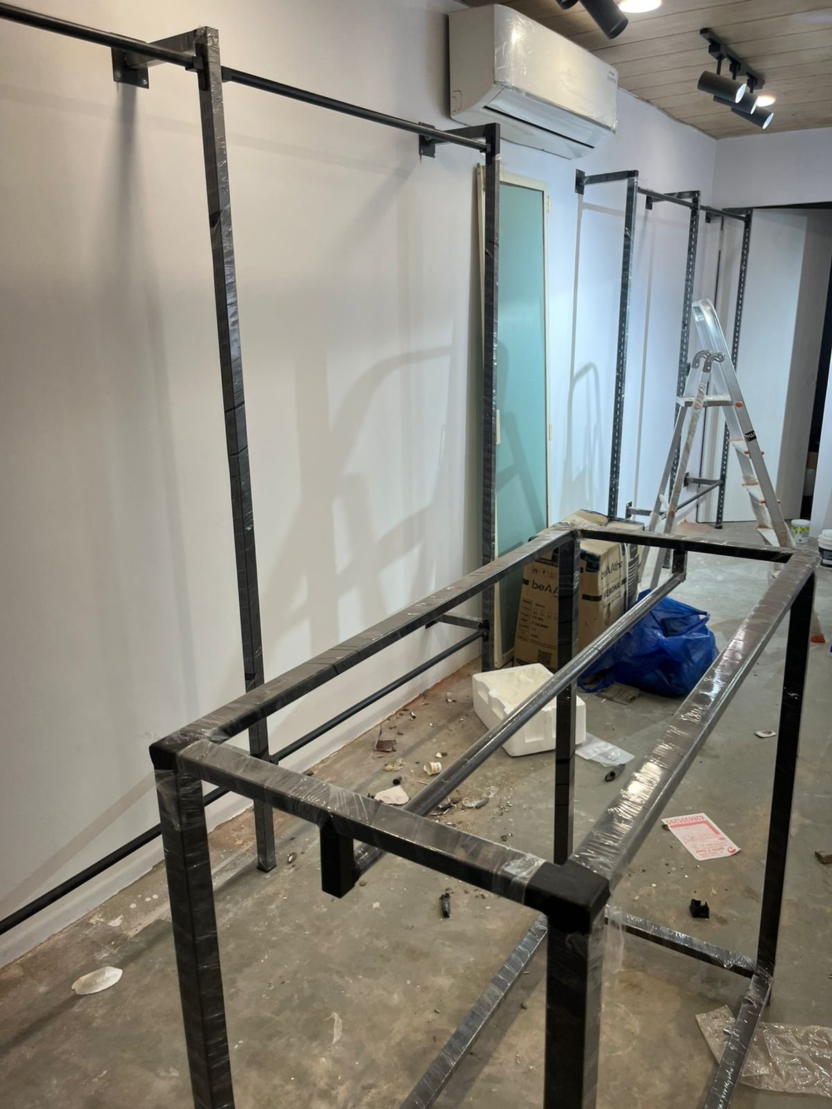 Cloth Hanger Rack photo 2